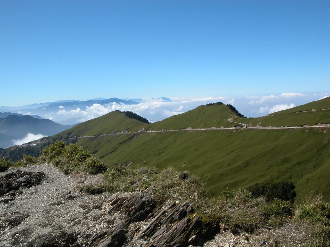 武嶺遠眺合歡主峰登山口