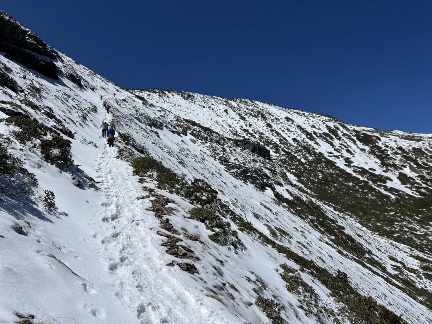 冬季登山必備！從裝備清單到路線注意事項