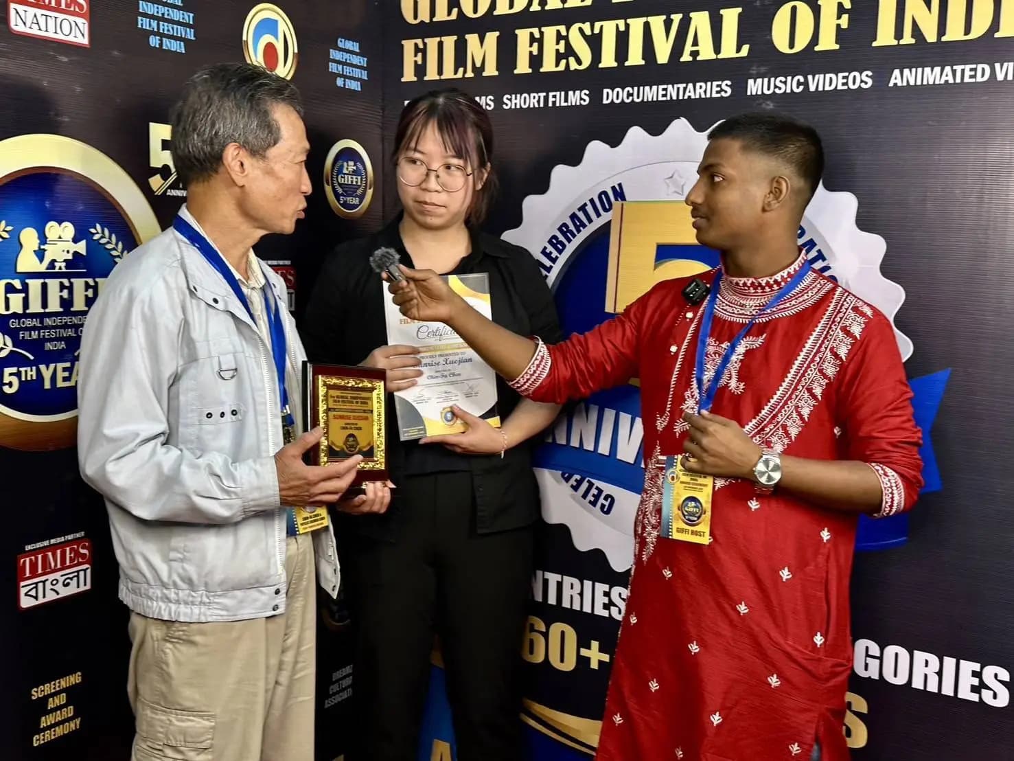 日出雪見影片陳進發導演接受印度參展並獲獎後,媒體於會場進行採訪