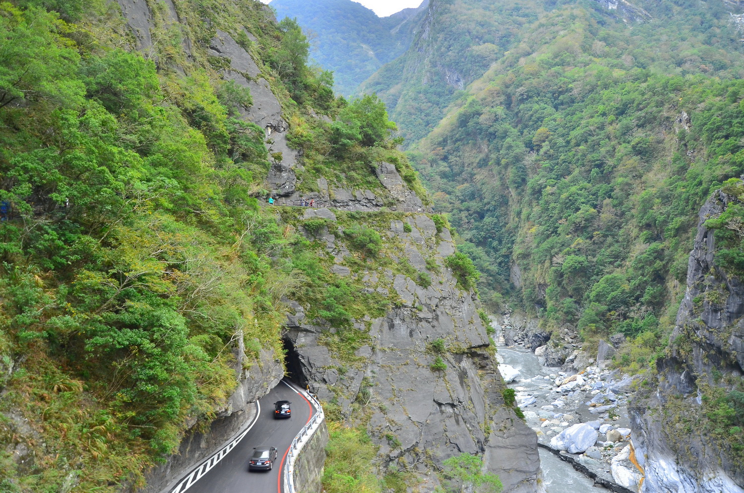 alt-綠水步道落石防護工程 中橫公路綠水段2月1日起分2階段機動管制-1
