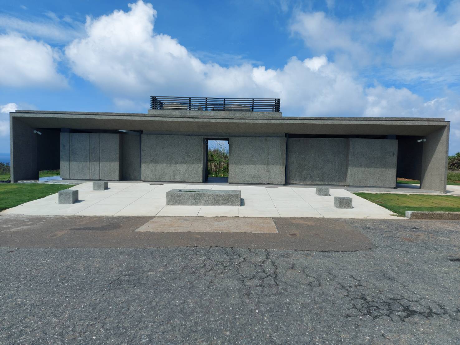 alt-墾丁國家公園新設公廁  白砂與龍磐公園遊客好安心 一東一西 遊客安心-2