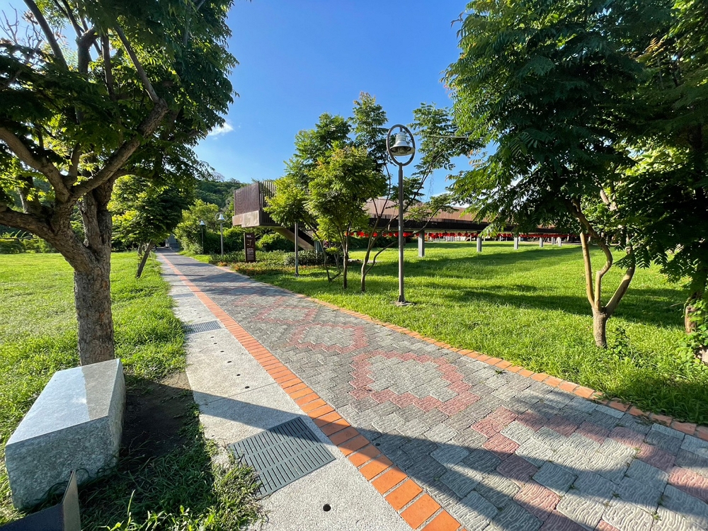 無障礙步道及休憩座椅/營建署國家公園組提供