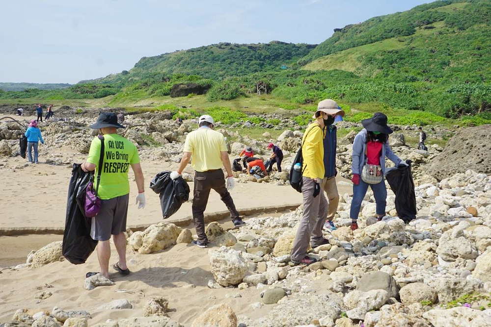 墾丁國家公園沙灘淨灘行動/墾管處提供