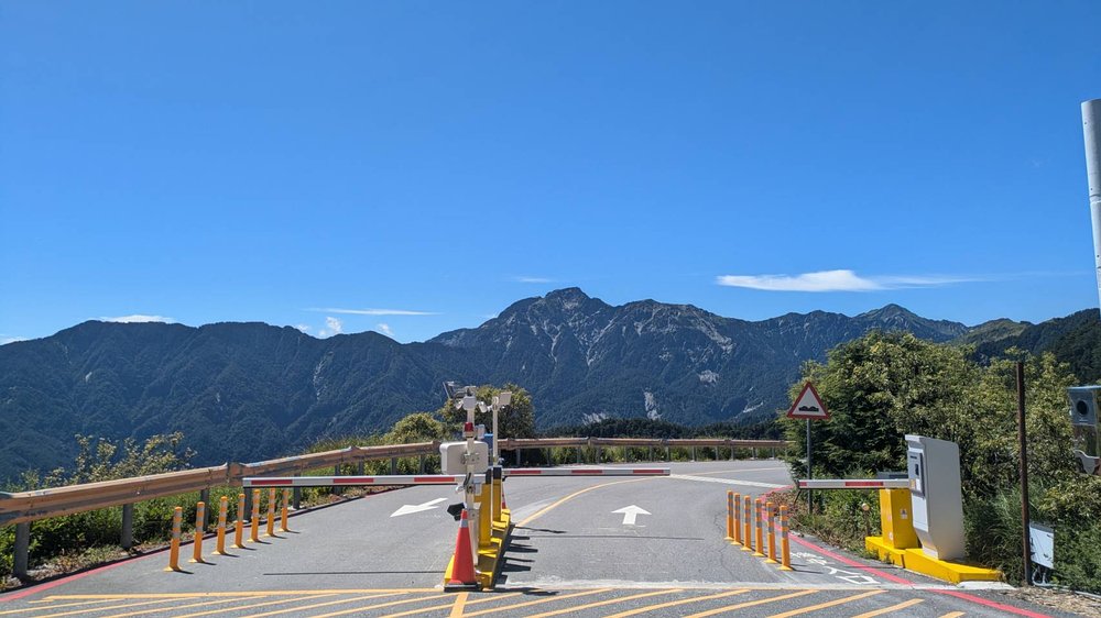 alt-合歡山小風口下停車場 7月20日將開始收費 為讓招牌融入景觀，太管處邀集相關單位開會研商-2