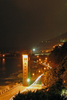 登高遠眺蜿蜒的車道