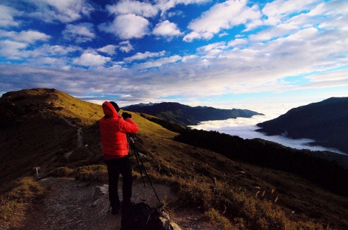 早起的山友也設置器材準備拍攝雲海