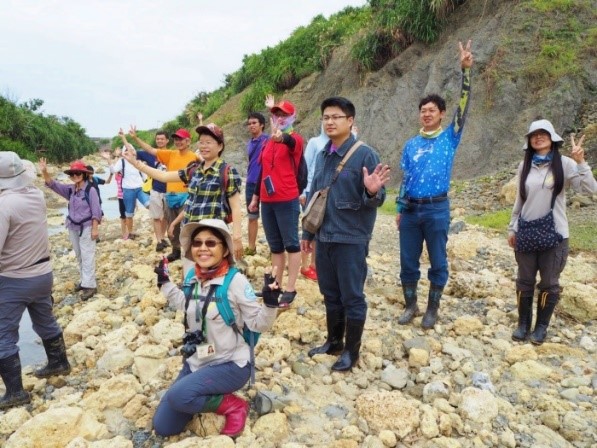 地質小組歷經風雨回憶所培養出的革命情感，讓人格外珍惜