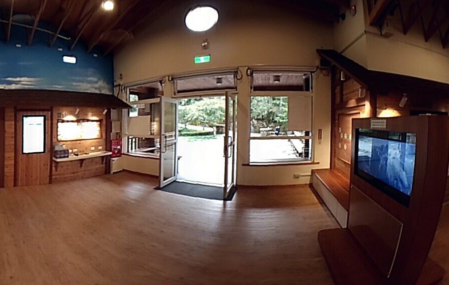 排雲登山服務中心入口處