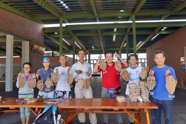 使用漂流木製作虱目魚乾