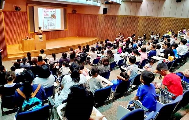 玉管處致力於黑熊推廣教育， 於臺中自然科學博物館辦理 「玉山找熊趣」系列科普講座  (玉山國家公園管理處提供)