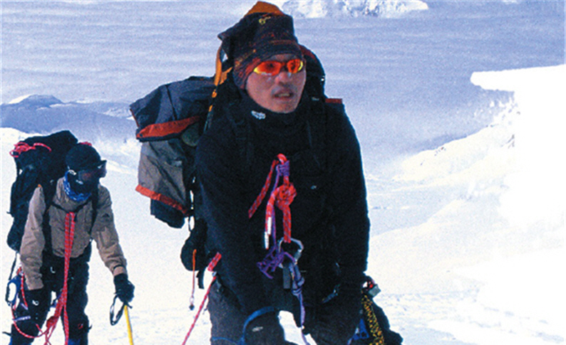 在冰天雪地中,面對大自然出的習題/ 歐陽台生攝