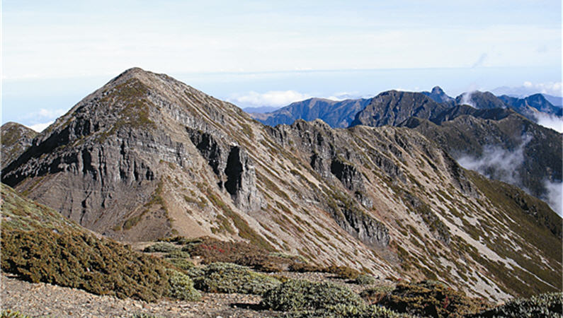 雪山主峰是國人登山的熱門地點。/ 鄭真義攝