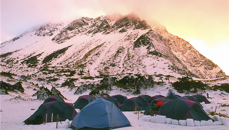 歐陽老師長年帶領學生於南湖大山及雪山雪訓／歐陽台生攝
