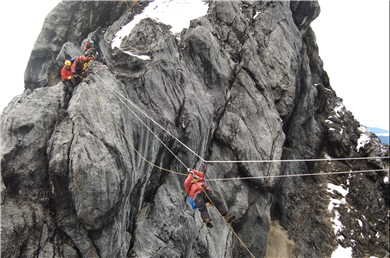 台灣應加強山岳保險的規劃,以給登山者更無憂的登山環境保障/歐都納提供