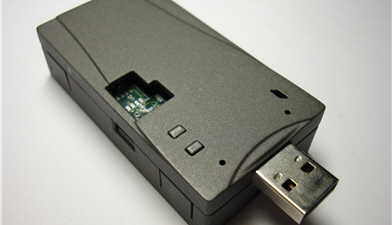 無限傳輸器近照。小小的電子產品,是經無數人投注的心力與精神所研發而來/陳伶志提供