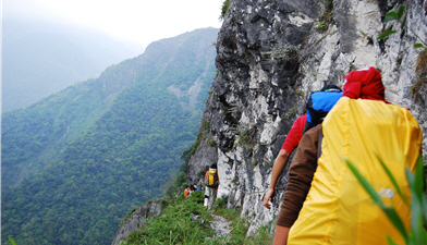 有高科技產品輔助,人們愛山更無憂/ 賴宛靖攝