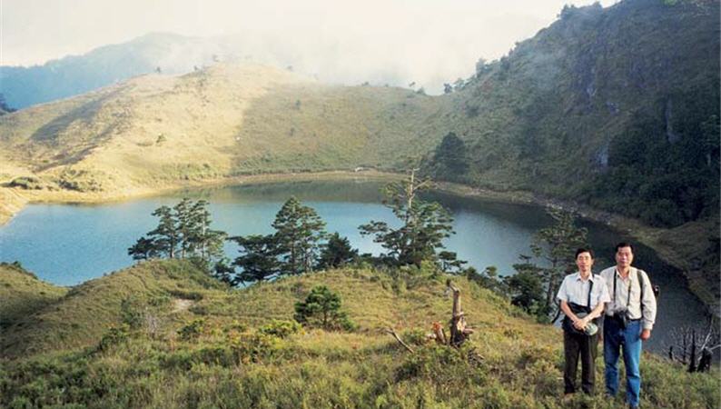 將土地劃做自然保留區,渾然天成的美景才能永續。圖為七彩湖/ 林義野提供