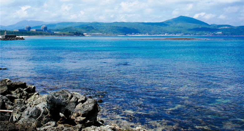 墾丁國家公園後壁湖海洋資源保護示範區，是珍貴的珊瑚礁潟湖地形，堪稱天然的海洋生物孕育場所。/後壁湖警察小隊提供