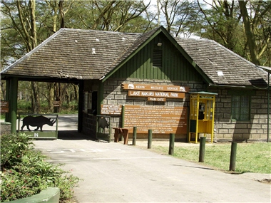 為防止遊客滯留或從事非法行為，納庫魯湖國家公園只設置一個大門供遊客進出園區/張隆盛攝