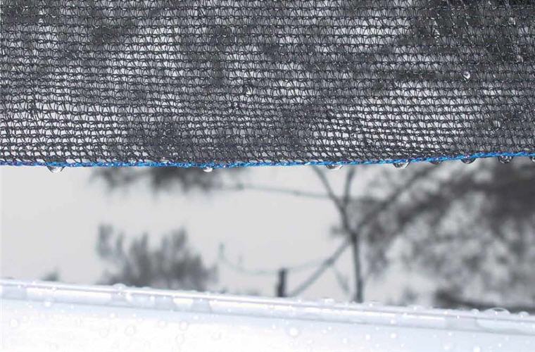 霧的粒徑很小，要想捕捉並非易事。圖為捕霧網／林博雄提供