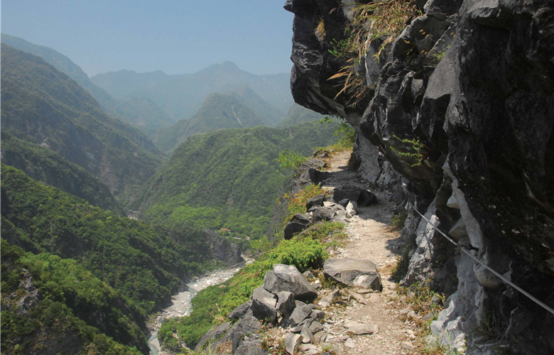 Beautiful Old Jhuilu Road of Taroko National Park. / by Mao-yao Lin