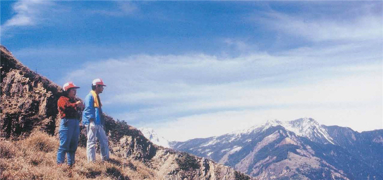 Young has turned what he once trod into valuable cultural assets. There must be someone to follow his footsteps and protect what he had uncovered.