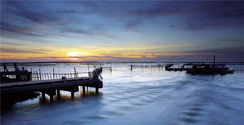 Taijiang National Park boasts age-old historic sea routes. / by Shi-zhan Qiu