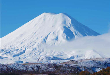 Mount Ngauruhoe (2,287 m),named after a beautiful slave girl who was thrown into the crater as a sacrifice, is a conical volcano that best resembles Mount Fuji.