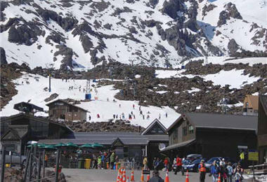The small-scaled Whakapapa ski area in the national park.