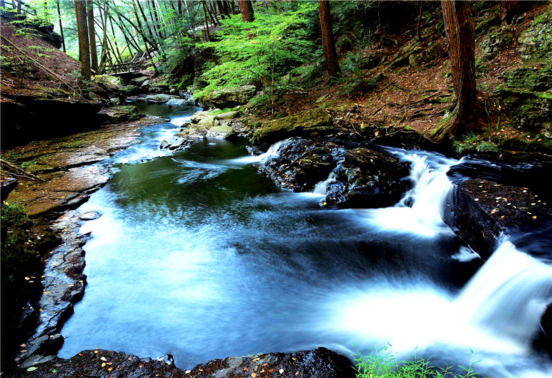 Living on an island, people in Taiwan could use more opportunities to understand the waters and more thoughts about the waters./ by Zhi-ming Zhang
