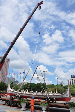 航程結束後,「拜訪號」被吊運到臺北市政府, 如今陳列於臺北市政府禮運大同篇前空間。