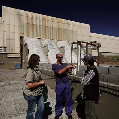 在False Bay 一處大型污水處理廠裡，由工作人員介紹污水處理及排放過程。