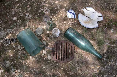 走進山徑深處，可看到許多日軍駐在所遺跡。圖為土葛駐在所/ 吳和融攝