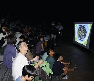 專業的解說讓民眾更了解看星星的樂趣雪霸觀星活動 雪管處提供