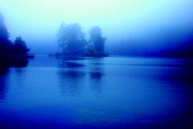 清晨的國王湖有著不同的面貌 黃靖銘攝