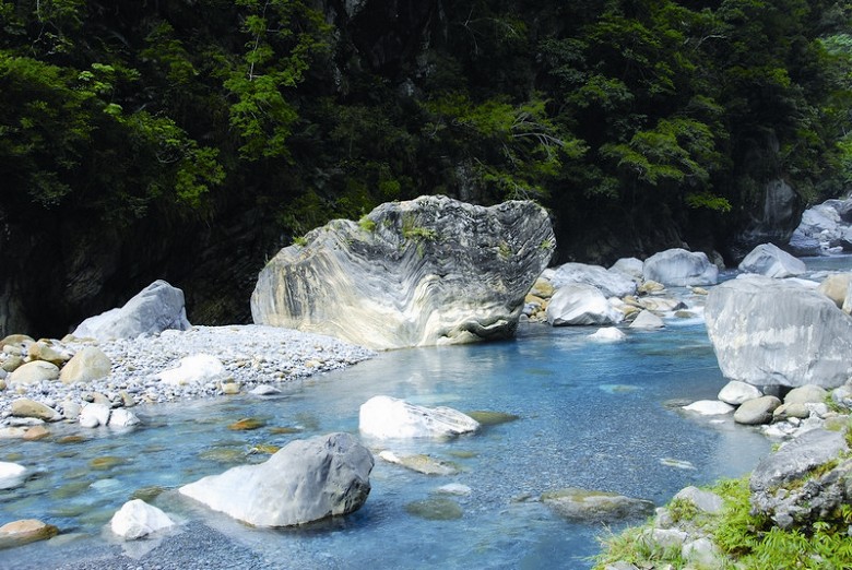 夏季的砂卡礑溪地 林茂耀攝