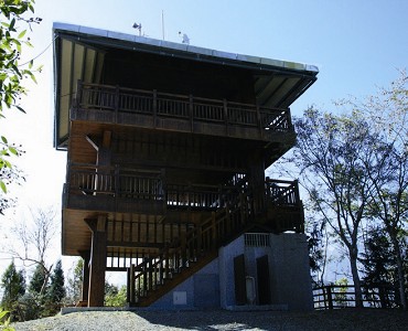 馬奴多思獵人古道上的望美山瞭望台 陳孔為攝