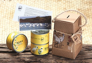 「黑琵牌」罐頭／黃光瀛攝