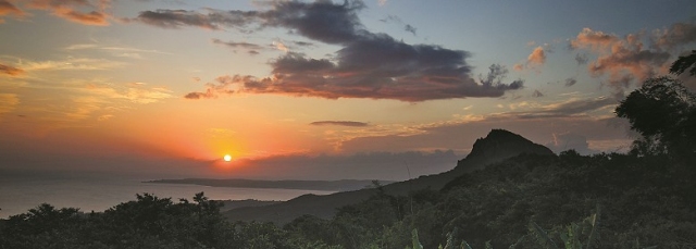 社頂部落遠眺墾丁大尖山和日落