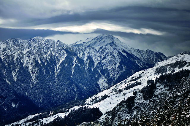精采人物A2_雪季的奇萊山_劉思沂