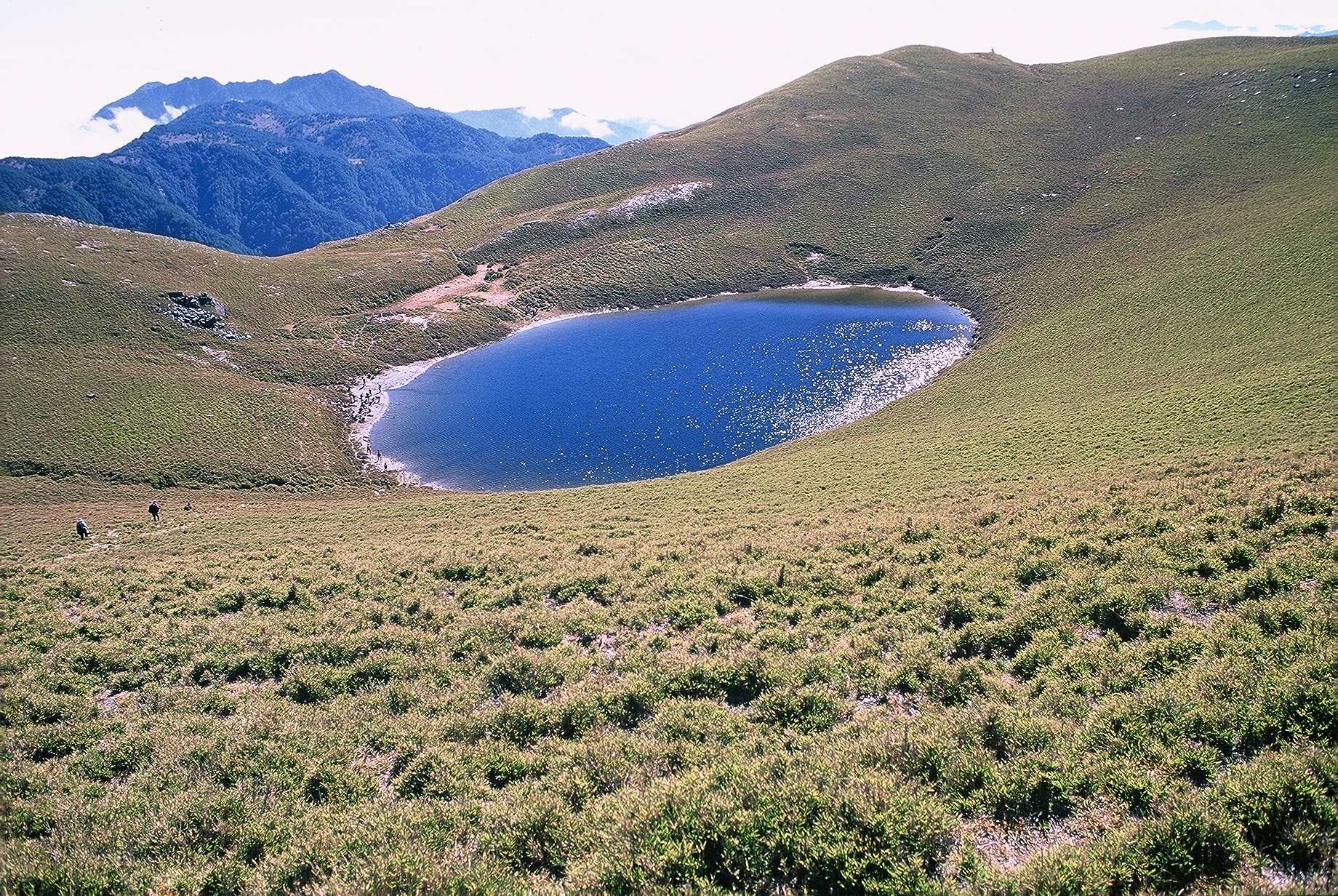 Jiaming Lake is a high-altitude wetland located at an elevation of 3,000 meters in Taiwan's Central Mountain Range.