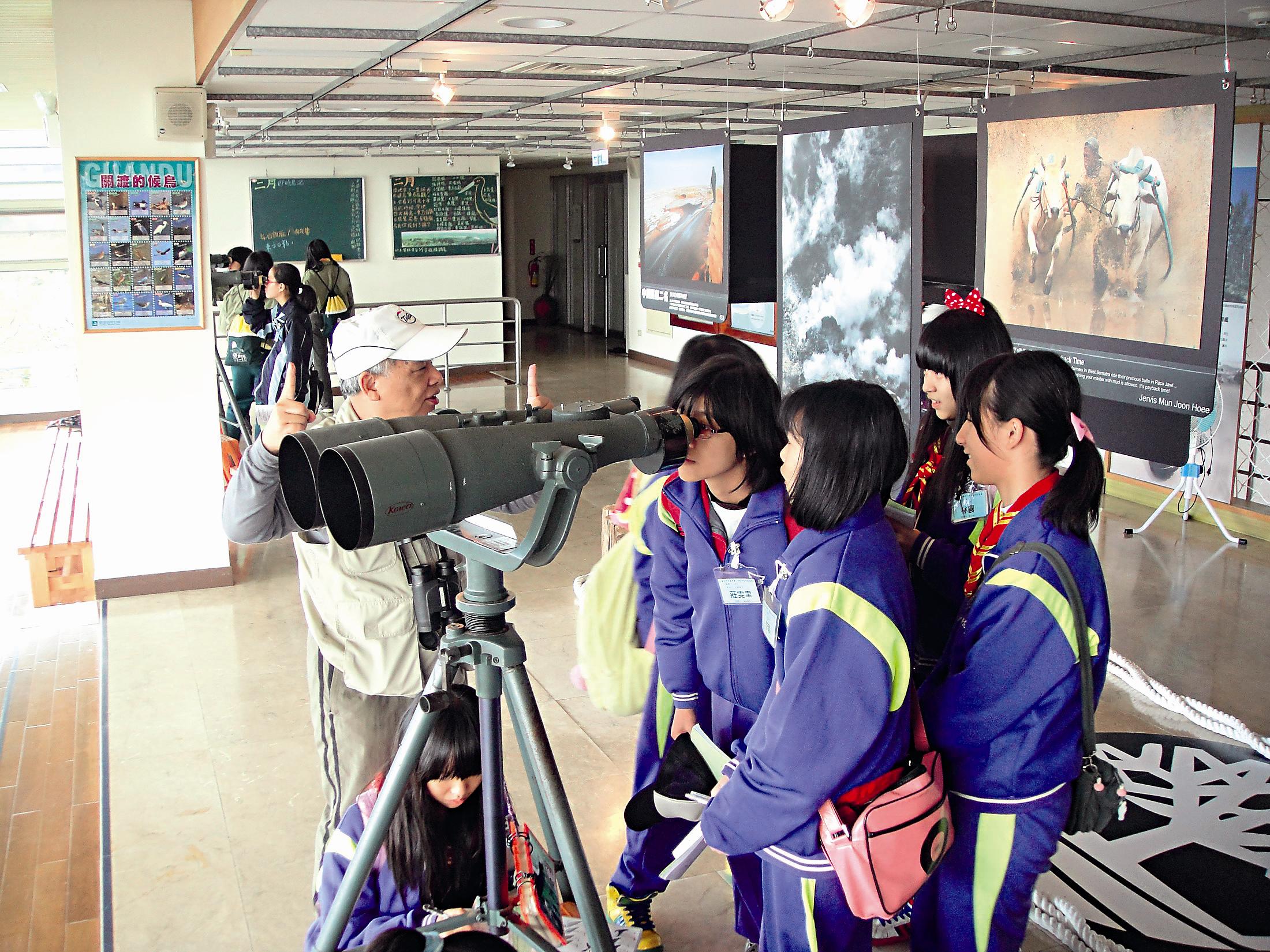假日活動─賞鳥駐站解說。