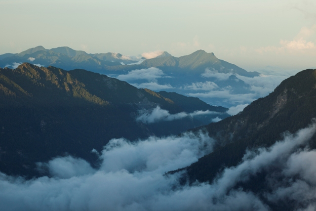 合歡山眺立霧溪。圖/劉思沂