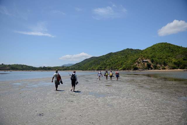 Lokobe Reserve位於觀光大島Nosy Be上。有時候只是要前往島的另一側,還是必須划船、涉水前往。