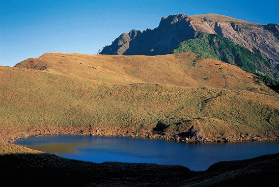 One of the Mt. Nenggao - Andongjun ridge alpine lakes - Baishih Pond.