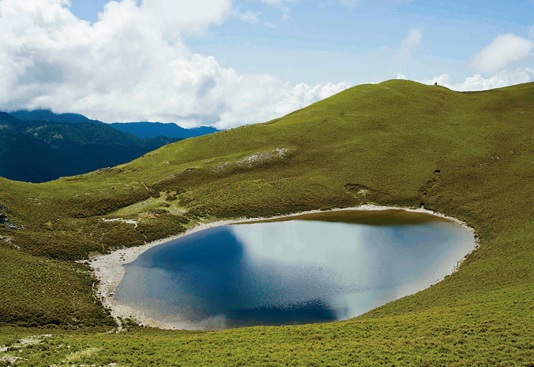 Jiaming Lake.