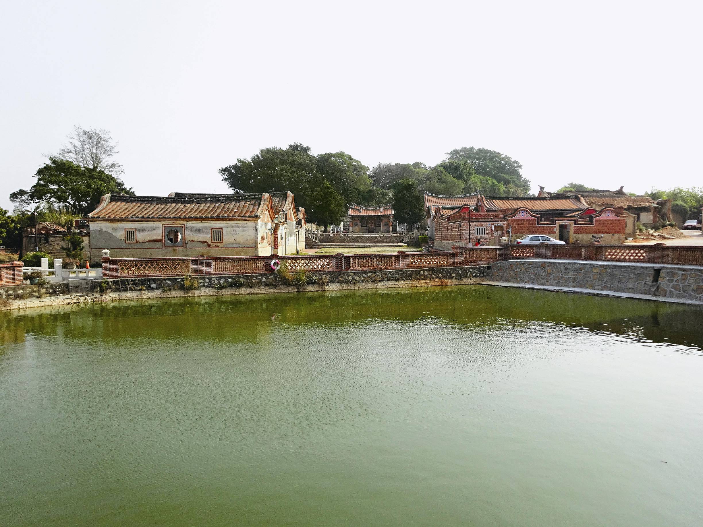 珠山是薛氏聚族而居的村莊，背山面潭，風水極佳／江柏煒攝