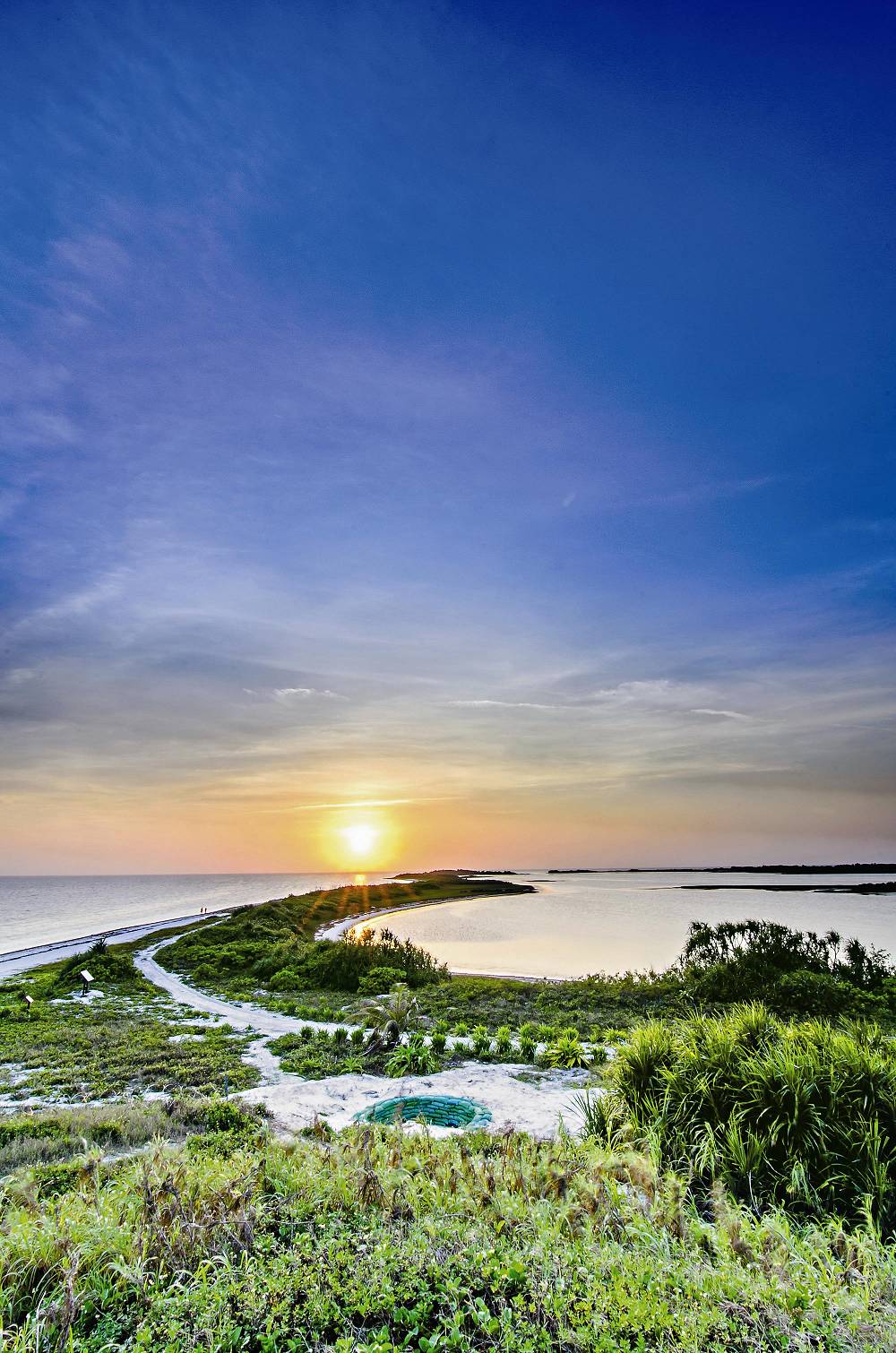 東沙環礁國家公園因位於西太平洋與印度洋的航海要道上，自古便有「海上絲路」之稱／江俊廷攝