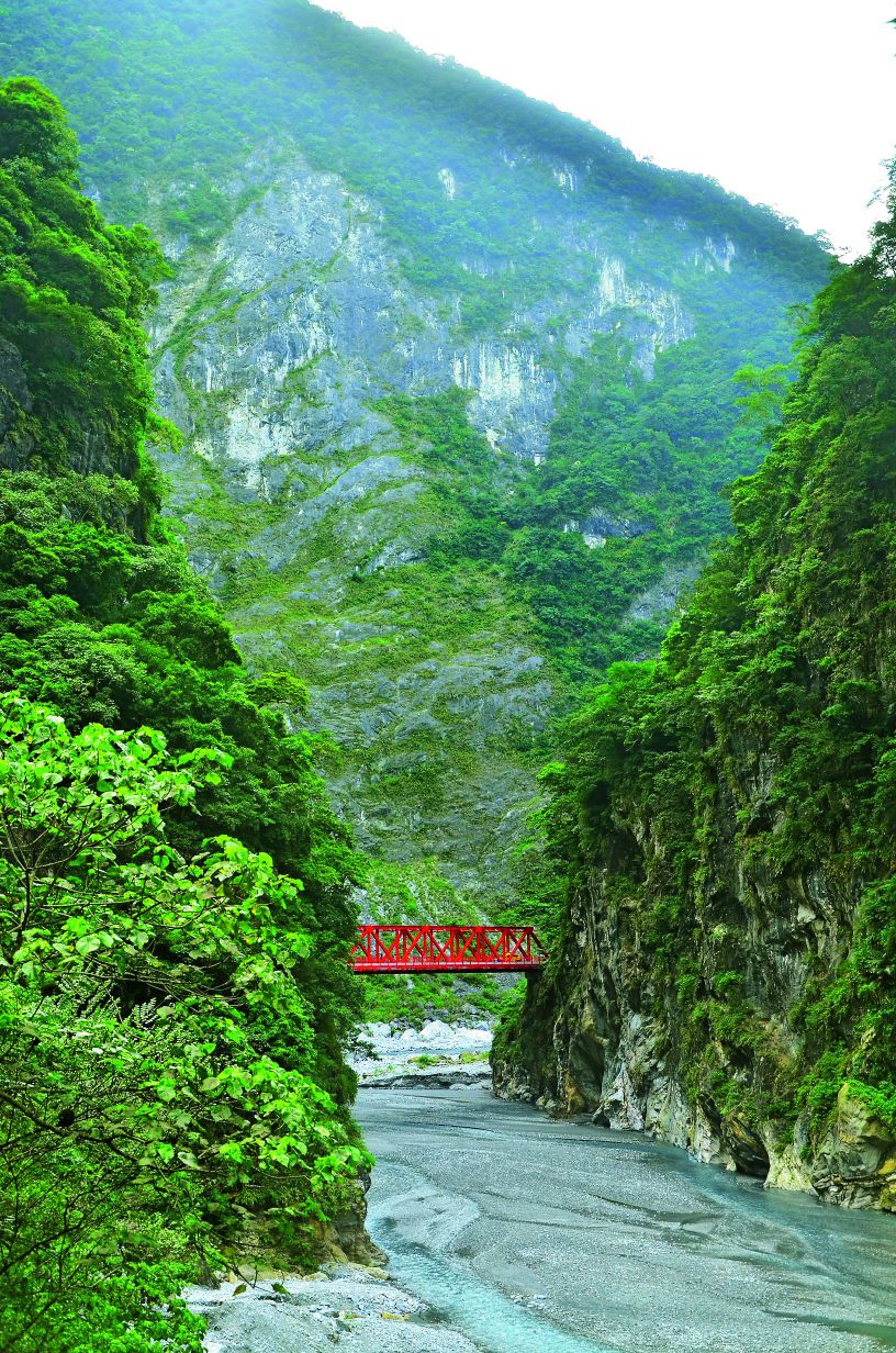 長春橋跨越立霧溪下游第一道峽口