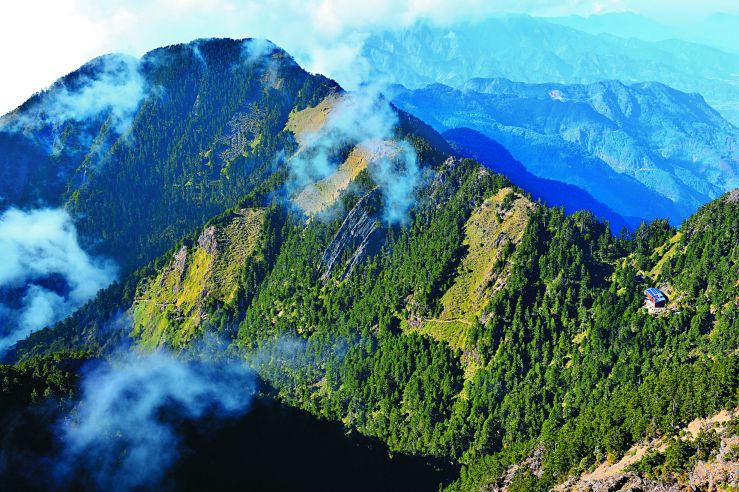 被群山環繞的排雲山莊，也以進化的新樣貌執行着對山林的綠實踐／何昌穎攝